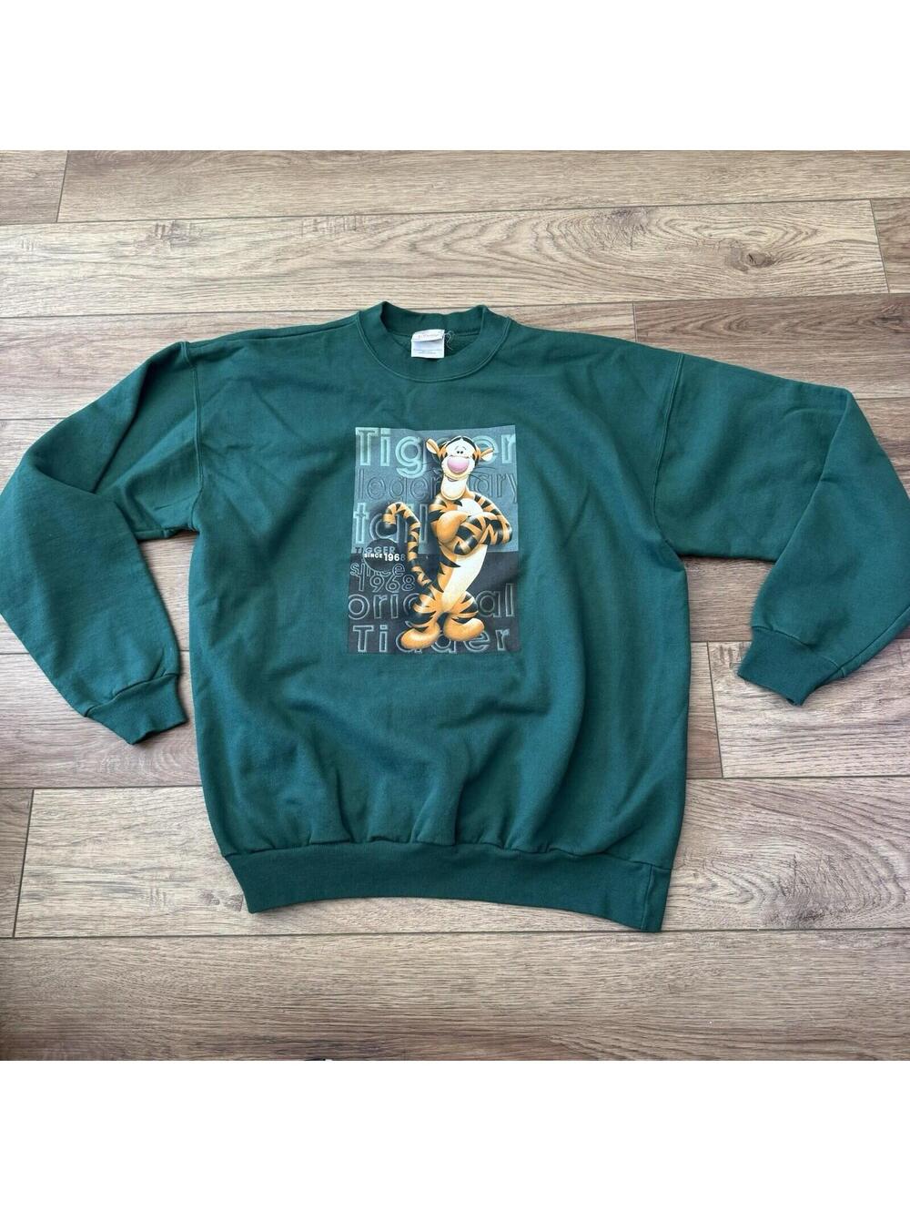 Vintage Y2K Tigger Crewneck Sweater Disney Store Size L